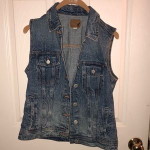 American Eagle Jean Vest